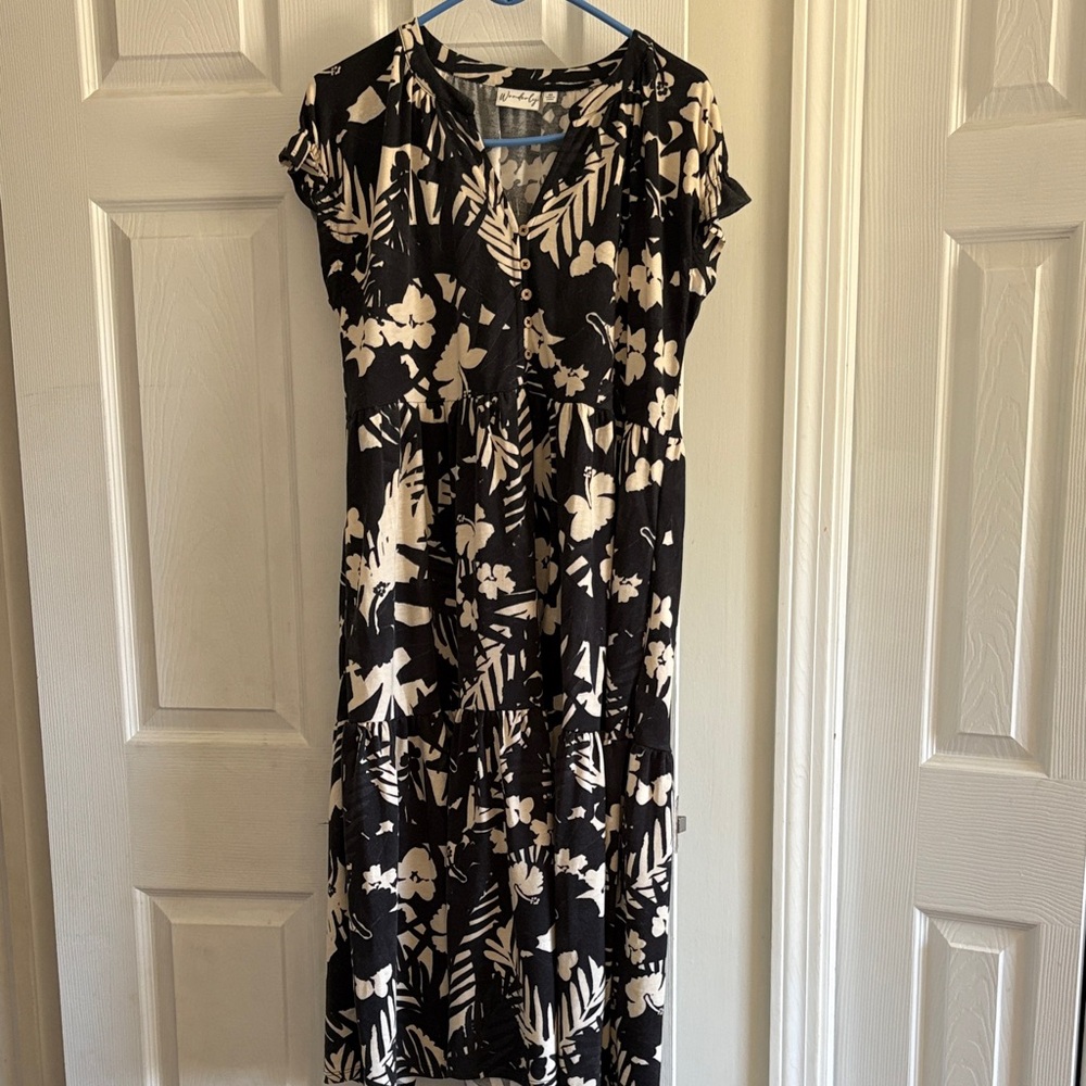 Wonderly Black and Cream Floral Midi Dress
